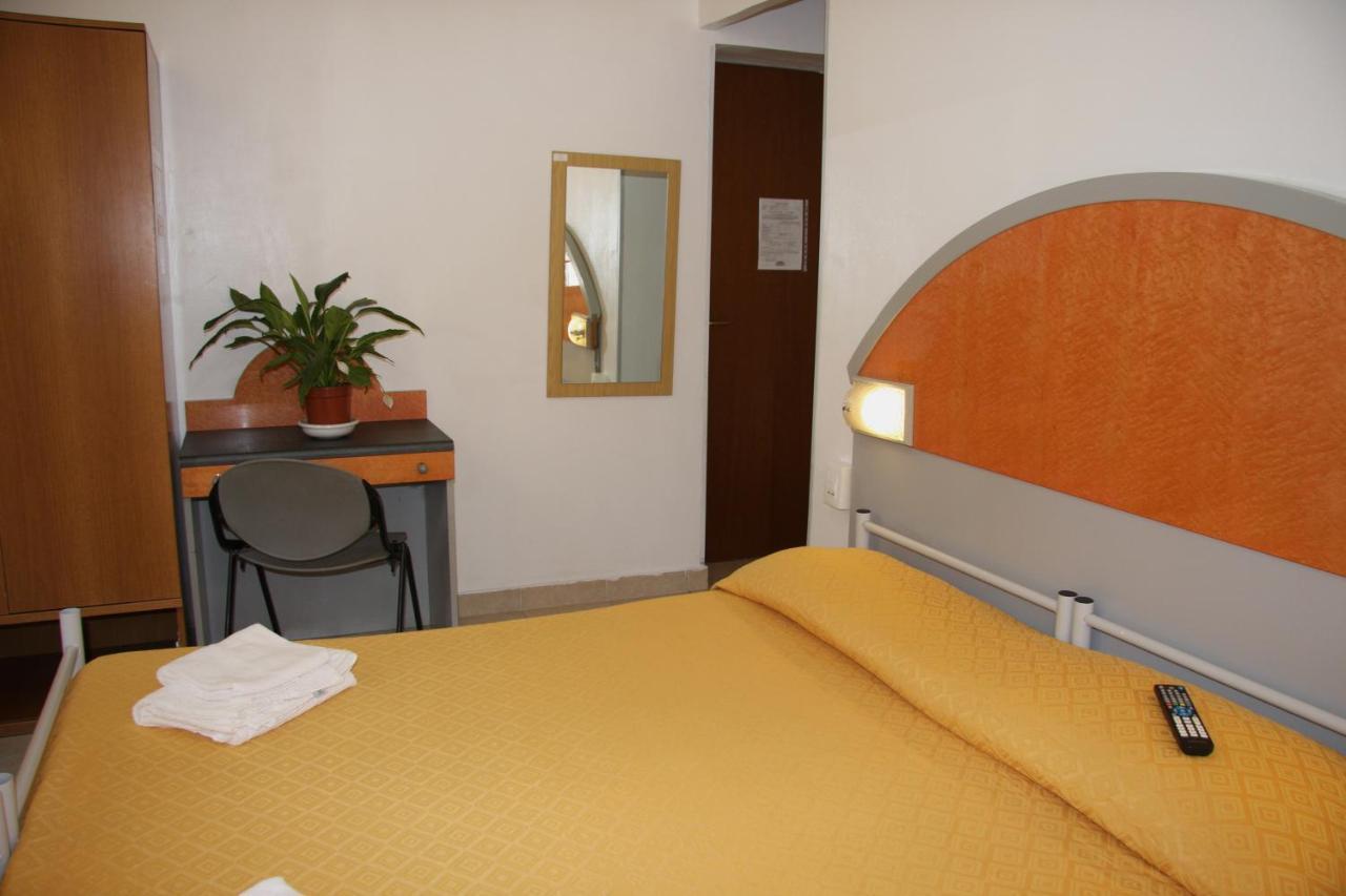 Hotel Adelchi Milano Exteriör bild